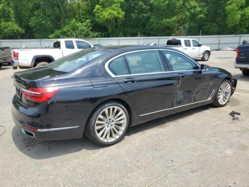 BMW 750i