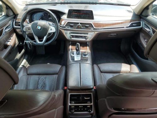 BMW 750i